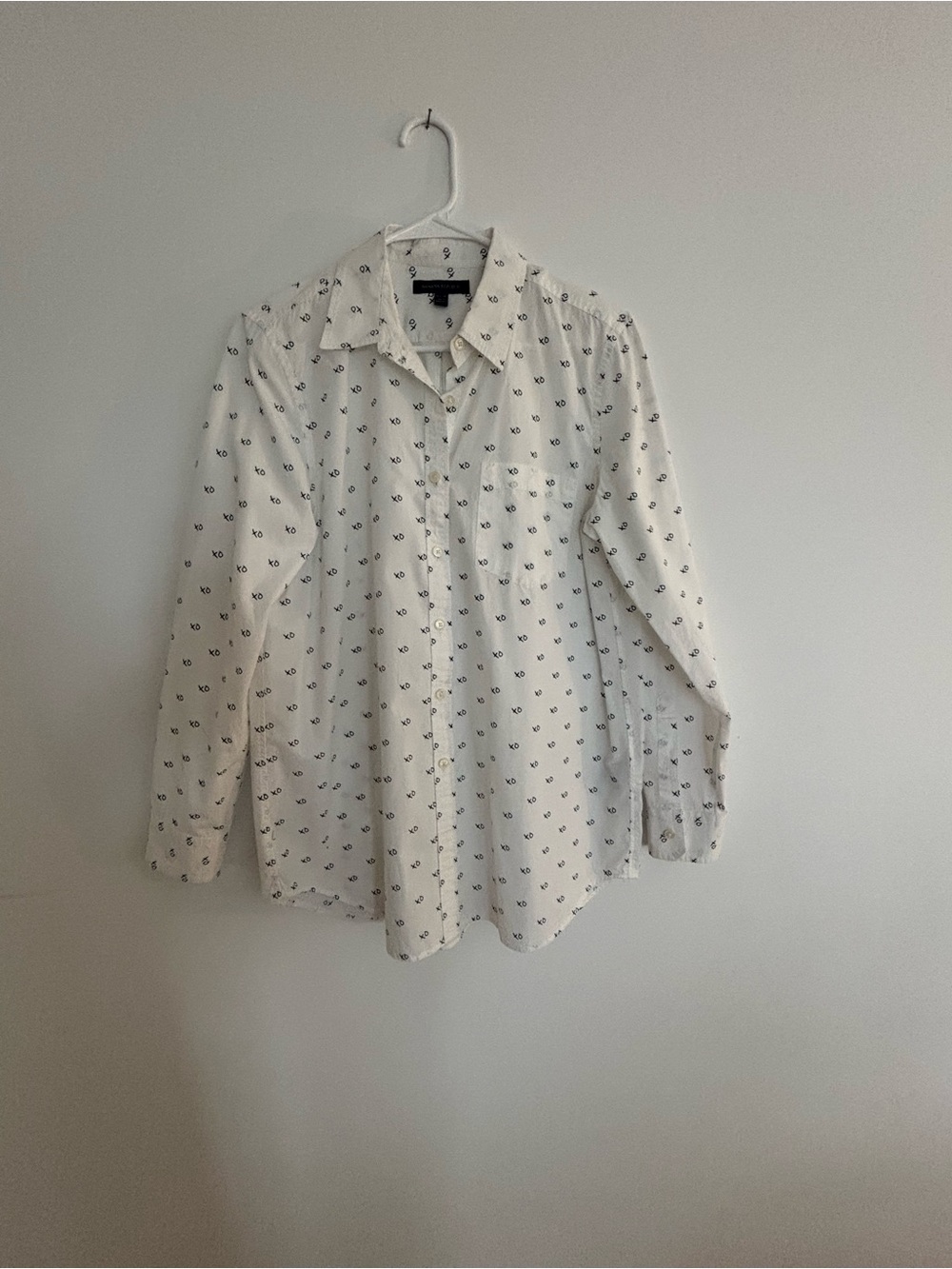 Banana Republic White Shirt with Small Navy Motif
